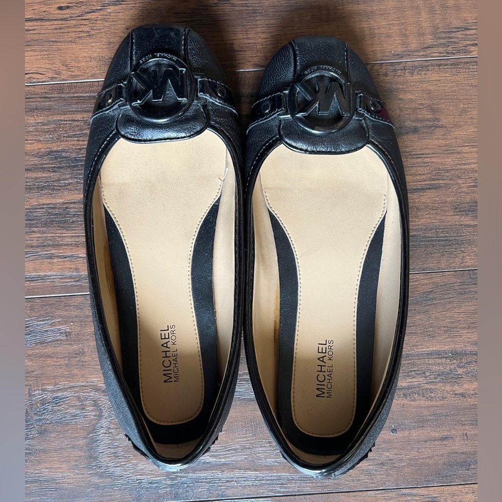Black on black Michael Kors ballet flat size 6